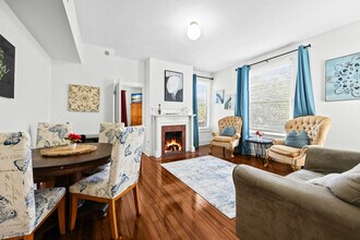 Building Photo - 205 SE 7th St