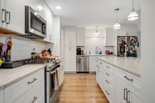 Building Photo - Beautiful 4-Bed, 3-Bath Southeast Boise Ho...