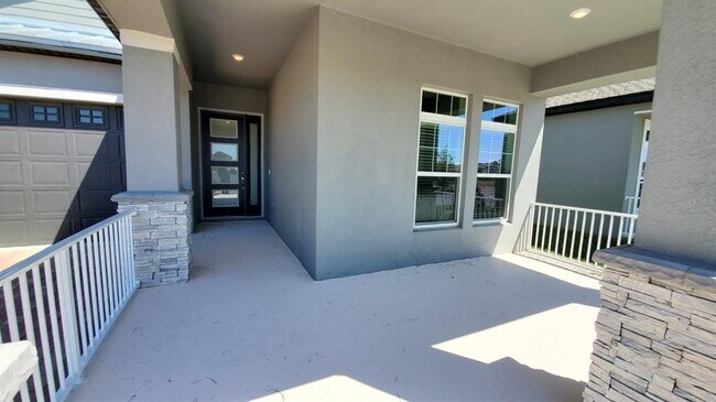 Building Photo - 9918 Summerlake Groves St