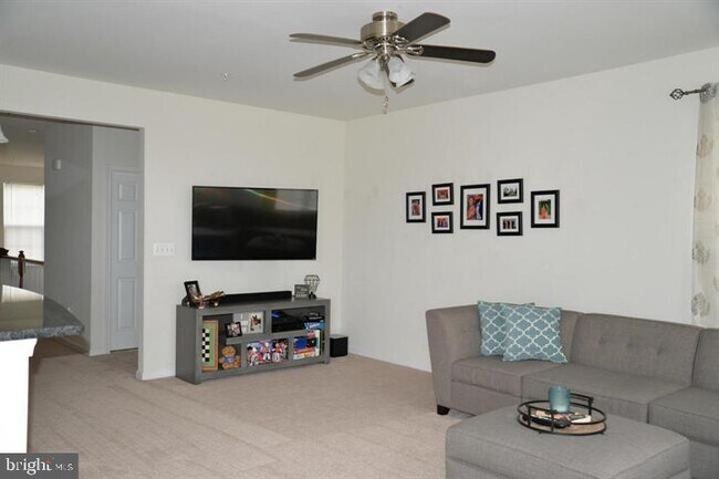 Building Photo - 43857 Kingston Station Terrace