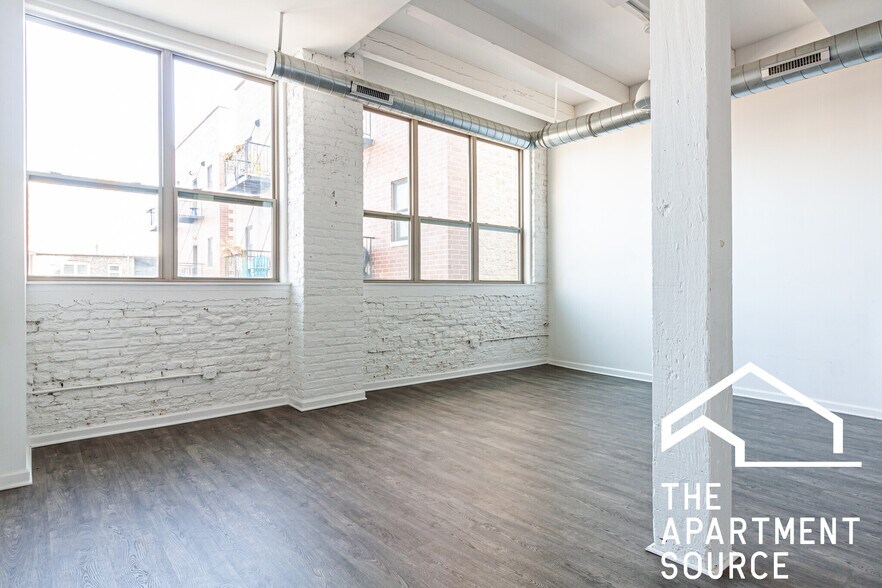 Building Photo - 930 W Dakin St