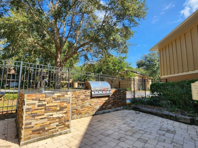 Building Photo - 507 NW 39th Rd