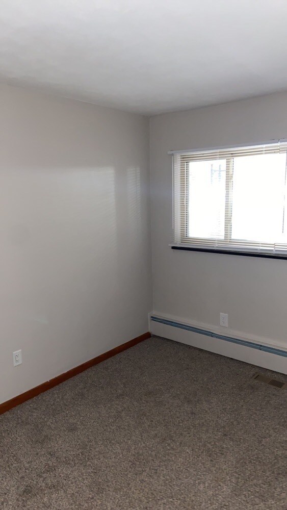 Building Photo - 536 S Main St