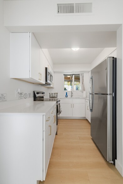 Building Photo - 4235 N 13th Pl