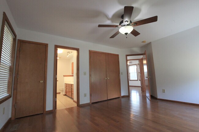 Building Photo - 1042 Murray-Kittrell Rd