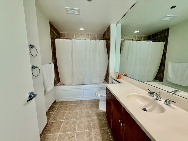Building Photo - 130 N Garland Ct