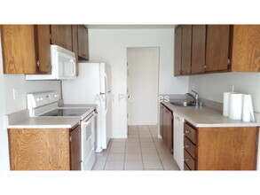 Building Photo - End unit one bedroom condo in San Ramon wi...
