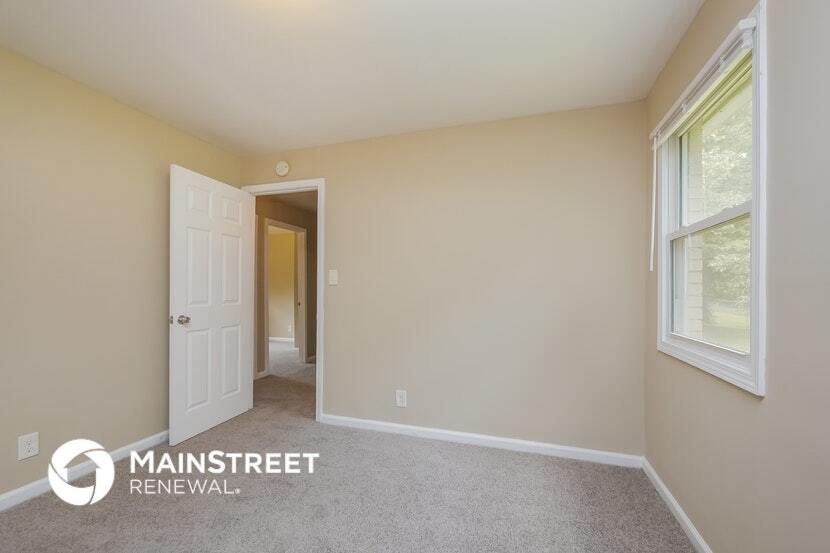 Building Photo - 2374 Baywood Dr SE