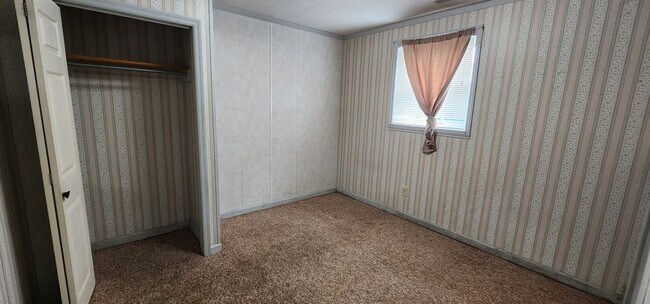 Building Photo - 2 Bedrooms Basement Penn Laird