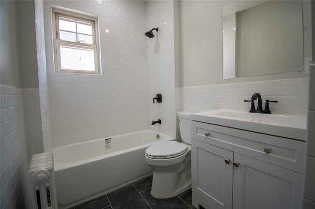 Building Photo - 840 Seaman Ave