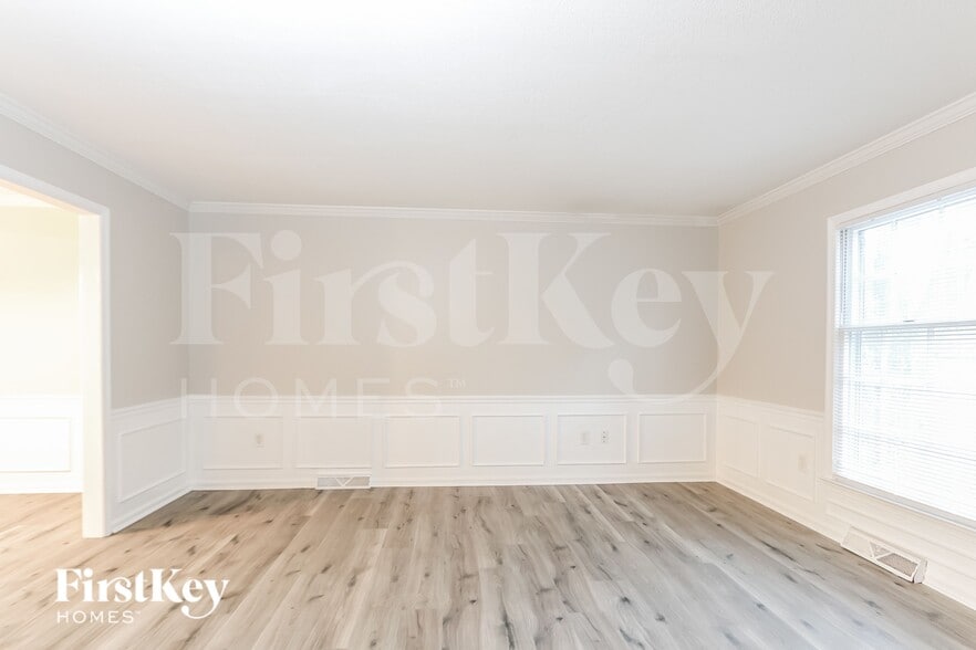 Building Photo - 8300 Nathanael Greene Ln