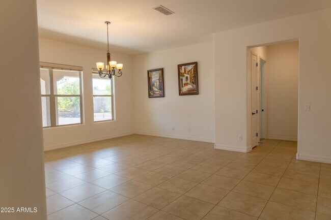 Building Photo - 4571 N Arbor Way