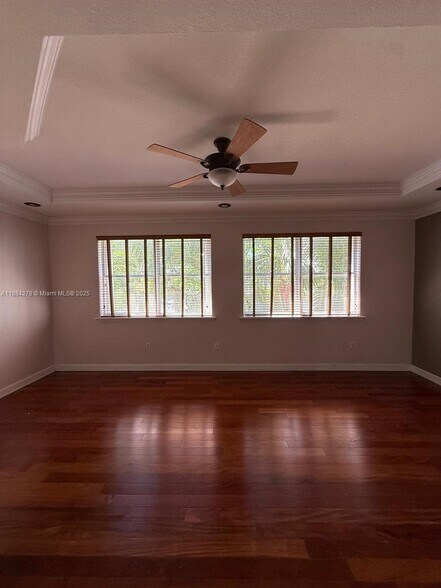 Building Photo - 5500 NW 113th Ct