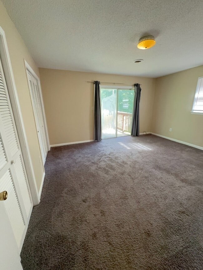 Building Photo - 205 Hammond Cir