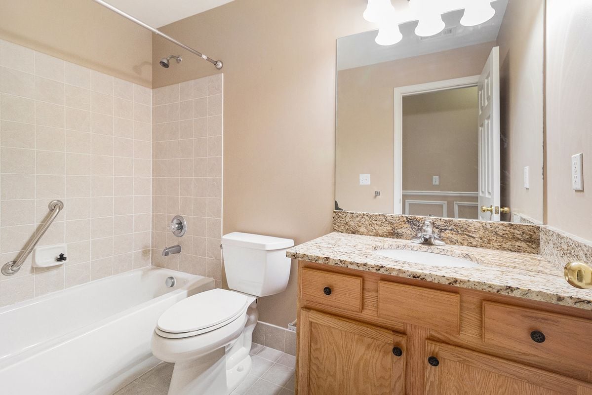 Building Photo - 24107 Chesapeake Cir