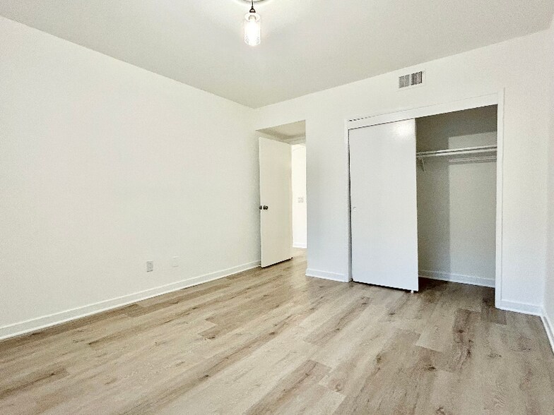 Building Photo - 1849 S Bentley Ave