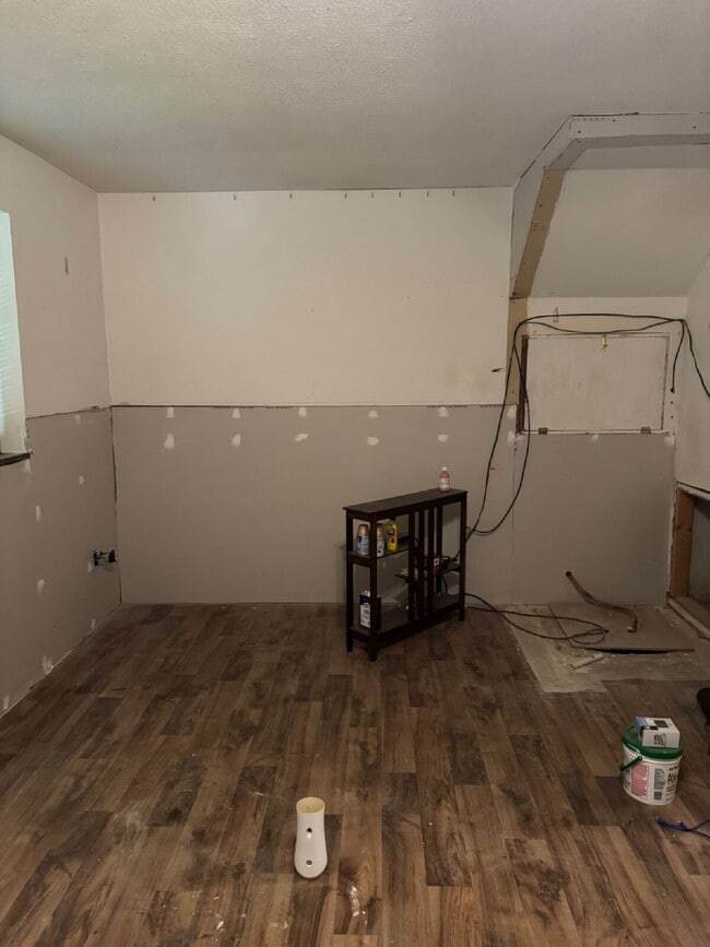 Building Photo - 3 bedroom 2 Bathroom home