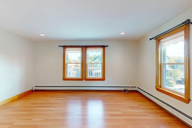Building Photo - 58 Teel St