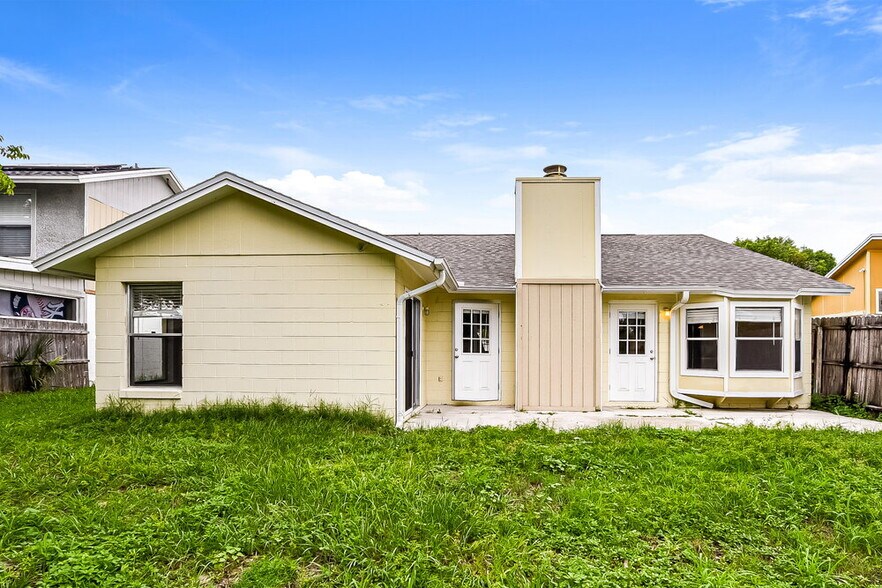 Building Photo - 9324 Pavillion Dr