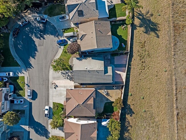 Building Photo - 533 Channel Ct