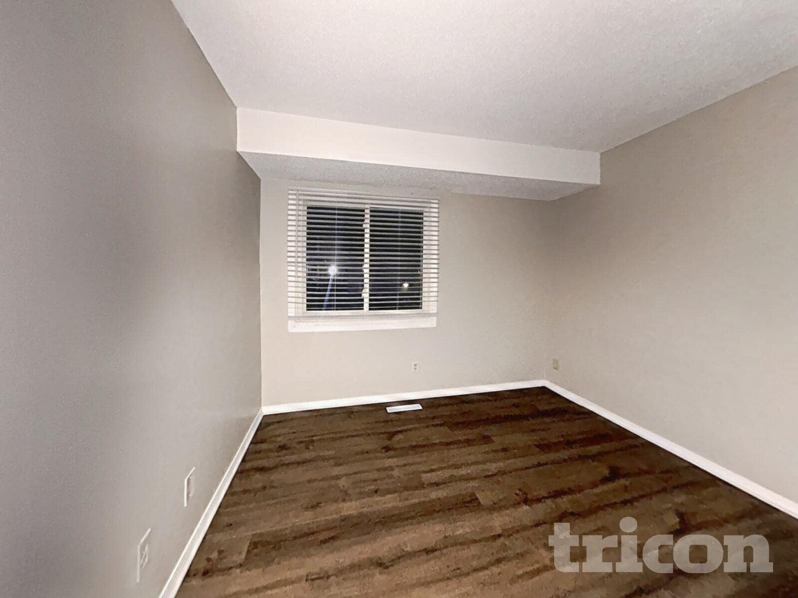 Building Photo - 6865 Buckingham Rd