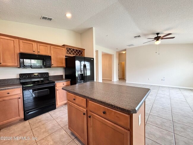 Building Photo - 2515 Crestdale Ct