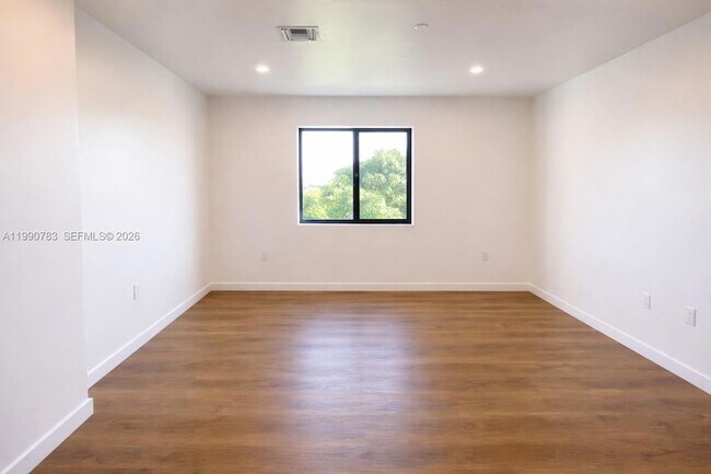 Building Photo - 1950 Fletcher St