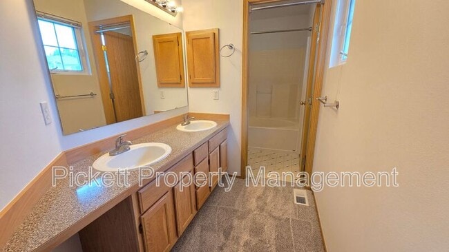 Building Photo - 11615 Breckenridge Ln NW