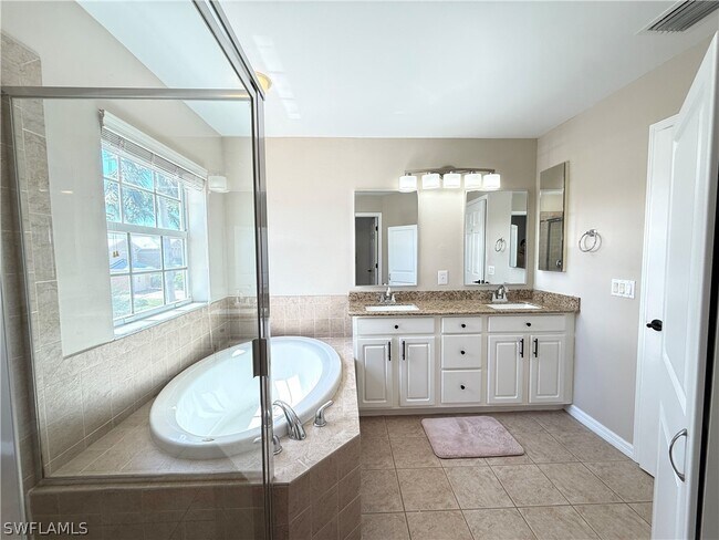 Building Photo - 9723 Heatherstone Lake Ct