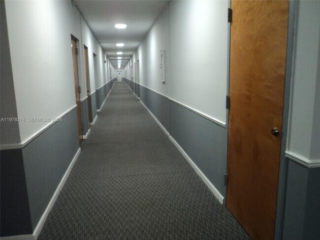 Building Photo - 1301 NE 7th St