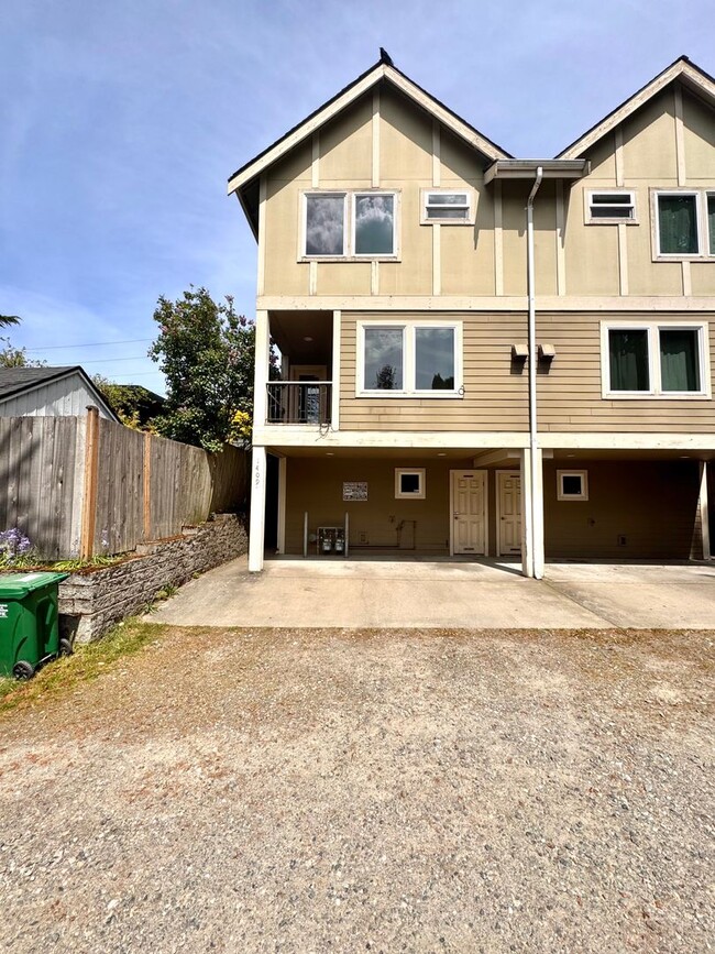 Building Photo - 1409 N Northgate Way