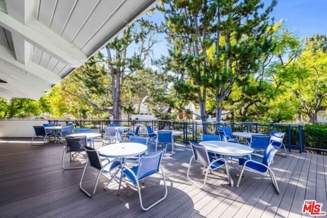 Building Photo - 10221 Briarwood Dr