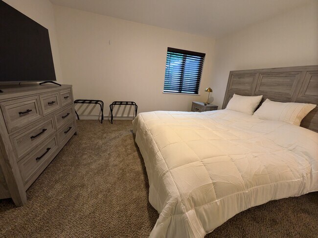 Master Bedroom - 8246 Rovenna St