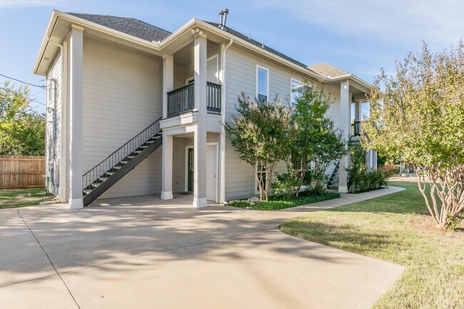 Building Photo - 2803 Frazier Ave