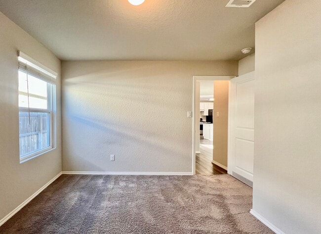 Building Photo - Charming Single-Story Home in Amenity-Rich Community