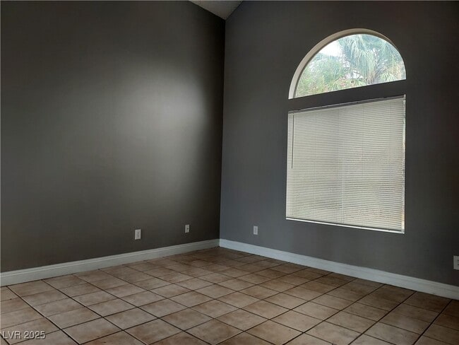 Building Photo - 1920 Turtlerock St