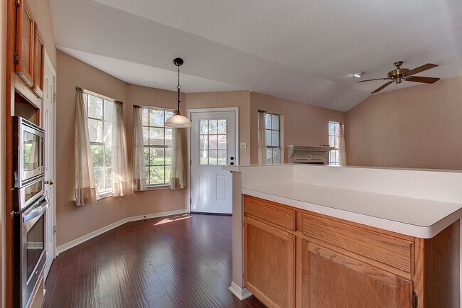 Building Photo - Elegant Pflugerville Home with Comfortable Living Spaces