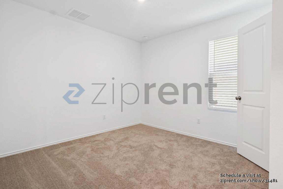 Building Photo - Unit
