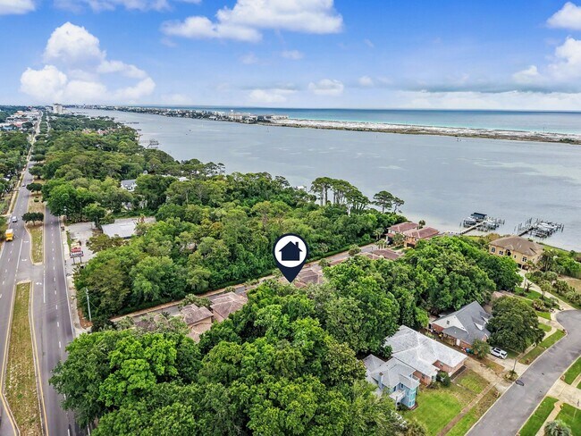 Building Photo - Waterfront Community Living in Soundview Landing with Private Boat Slip!