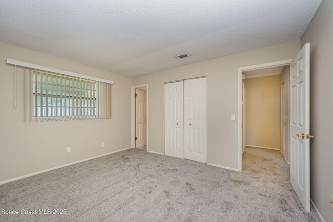 Building Photo - 608 Sacre Coeur Dr
