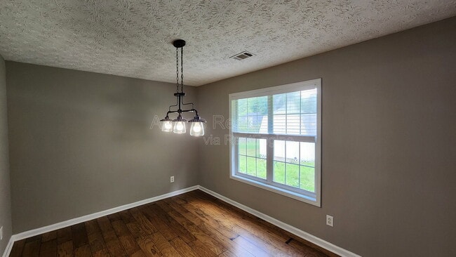Building Photo - 5090 Edinborough Pl