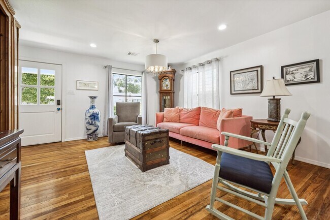 Primary Photo - 4710 Edison St