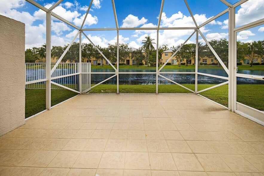 Building Photo - 122 Kensington Way