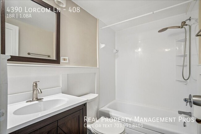 Building Photo - 4390 Lorcom Ln