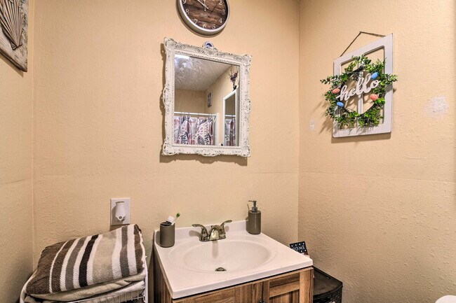 Building Photo - 1319 40th St