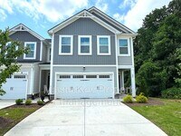 Building Photo - 227 Royal Star Wy