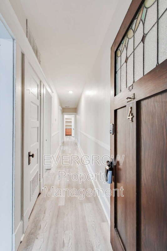 Building Photo - 945 Woodruff Place Middle Dr