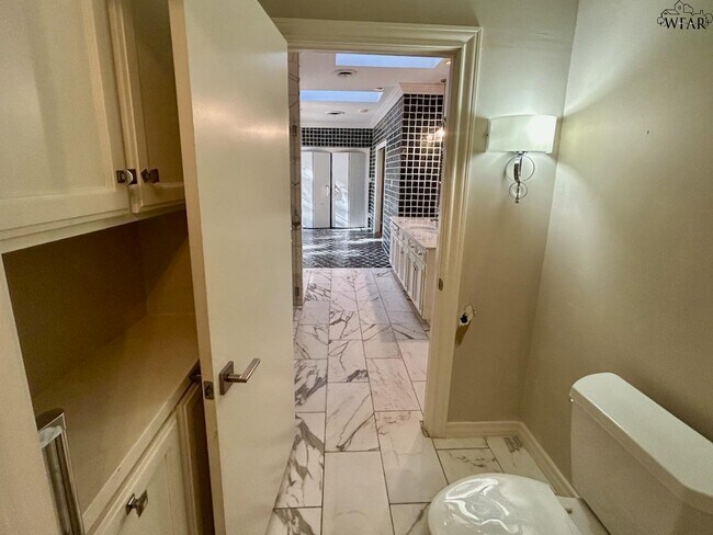 Building Photo - 7 Newcomb Terrace