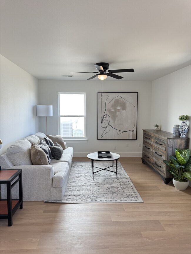 Building Photo - 1172 W Cato Springs Rd