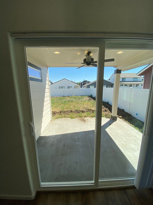 Building Photo - Newly Built 3 Bed, 2 Bath in Spokane Valley!